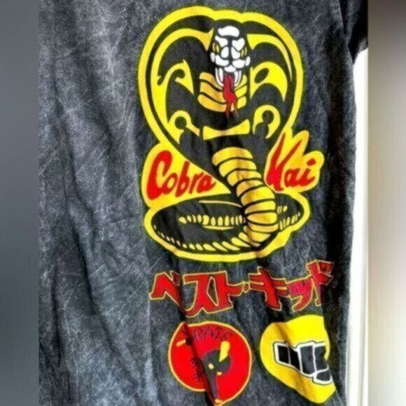 EUC - Cobra Kai Men’s Short Sleeve Shirt - Size Large - Picture 1 of 3